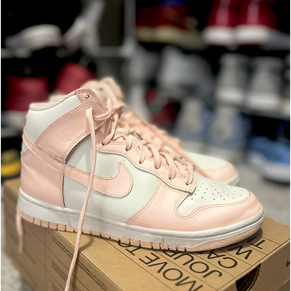 Wmns Dunk High 'Crimson Tint'